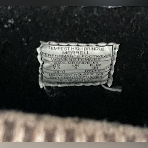 Stylish MERRELL WOMEN’s Tan Boots - Picture 3 of 4